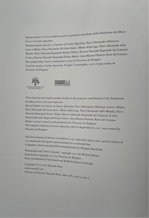 A scanned book or publication cover in Italian, showing the title 'La prima donna - Laura Pausa' and publisher information for Nazraeli Press, photographed against a white background.