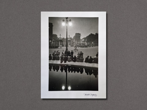 All night vigil in front of Buckingham Palace during the fatal illness of King George VI, London
