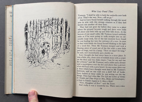 The Lion The Witch And The Wardrobe (The Chronicles of Narnia) - 4th Impression