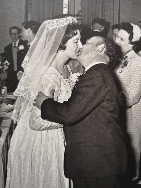 Hackney Kisses