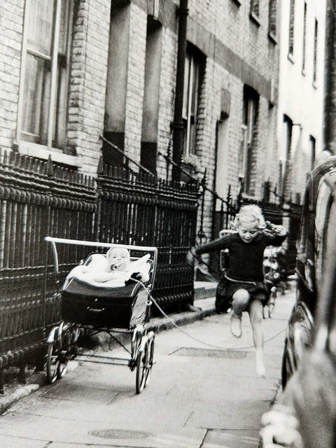 Paradise Street: The Lost Art of Playing Outside (Vintage Britain)