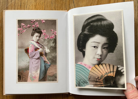 Souvenirs (One Picture Book)