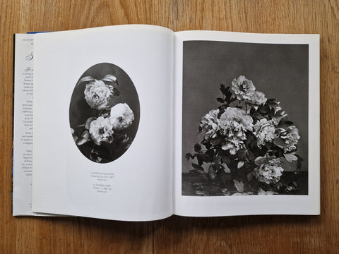 Flora Photographica: Masterpieces of Flower Photography from 1835 to the Present - Setanta Books