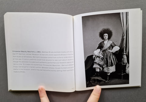 Five Pioneers of Photography: Mathew Brady, Martin Chambi, Fadweard Muybridge, Daido Moriyama, James Van Der Zee (Phaidon 55's Series)