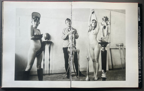 Les Filles Dans L'atelier