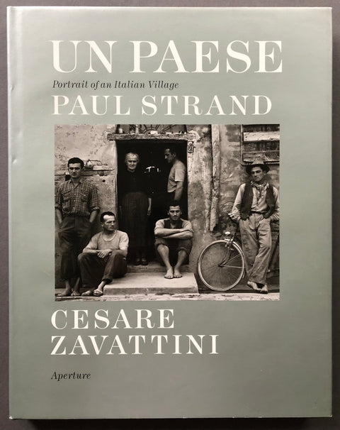 Un Paese: Portrait of an Italian Village