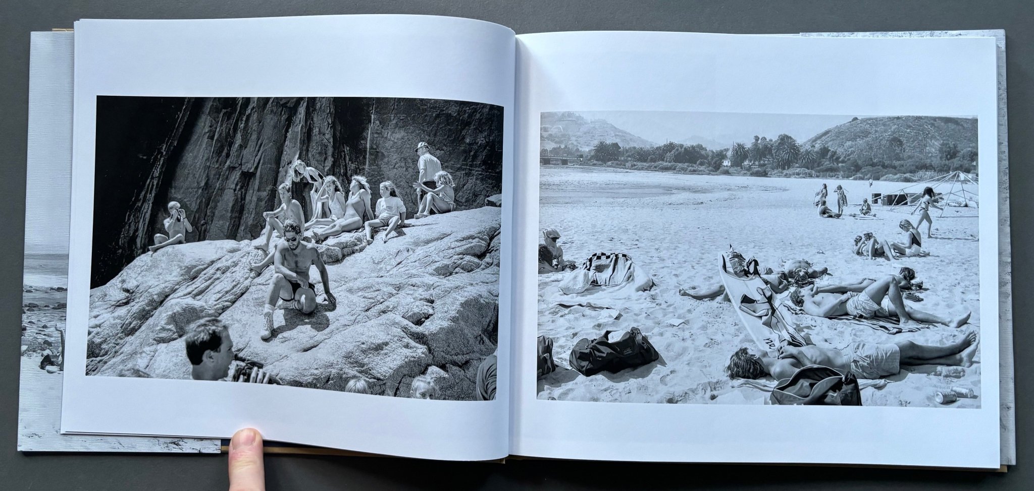 Buy At The Beach by Tod Papageorge Online – Setanta Books