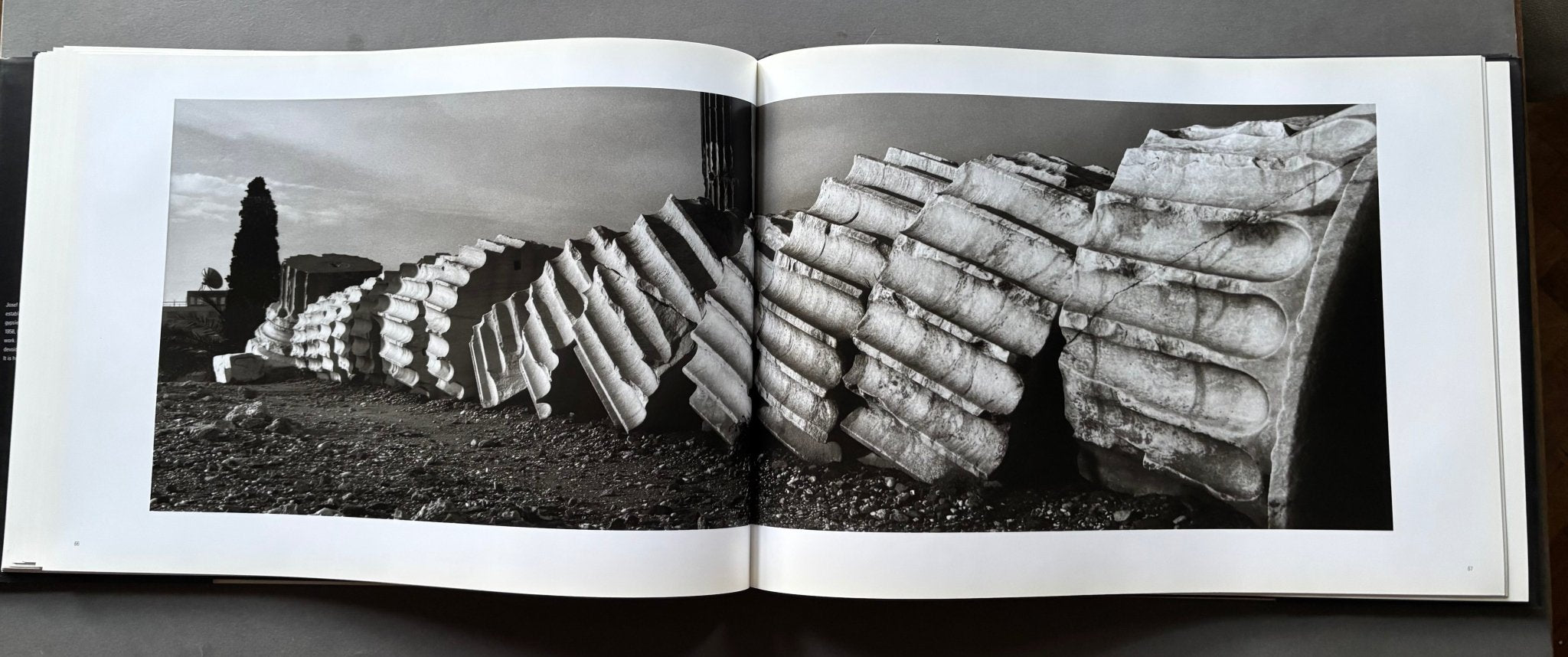 Josef Koudelka CHAOS ヨゼフ•クーデルカ　ケイオス　写真集 Buy Chaos by Josef Koudelka Online – Setanta Books