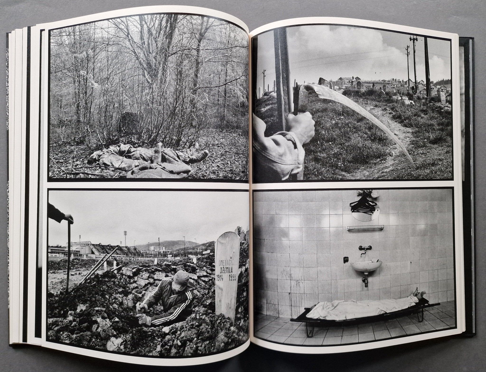 写真集 Gilles Peress 『FAREWELL TO BOSNIA』 Buy Farewell to Bosnia by Gilles Peress Online – Setanta Books