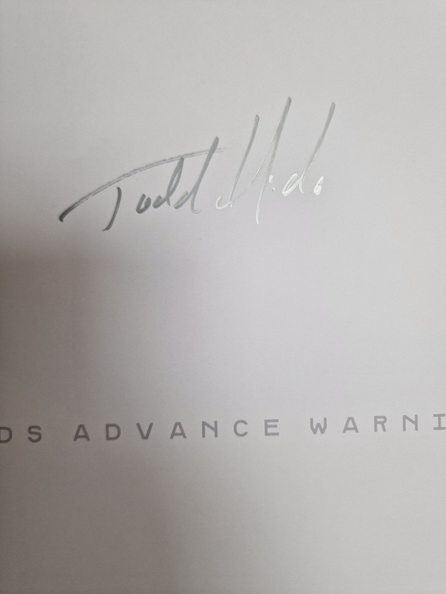 洋書 Todd Hido THE END SENDS ADVANCE WARNING Buy The End Sends Advance Warning by Todd Hido Online – Setanta Books