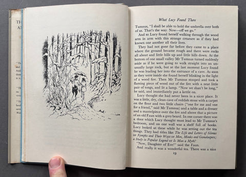 The Lion The Witch And The Wardrobe (The Chronicles of Narnia) - 4th Impression