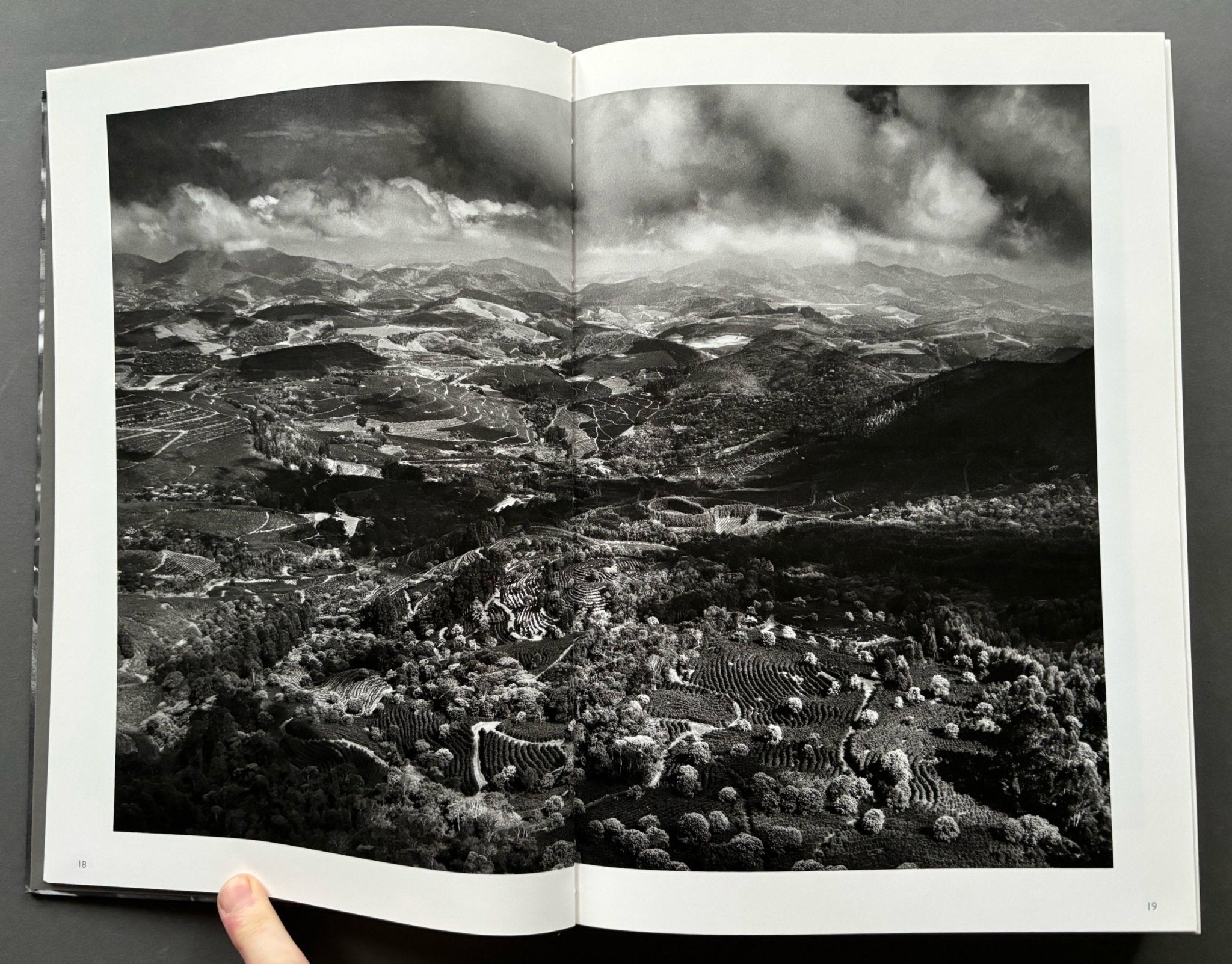 【 Sebastiao Salgado：Scent of a Dream】未開封 The Scent of a Dream: Travels in the World of Coffee. - Raptis