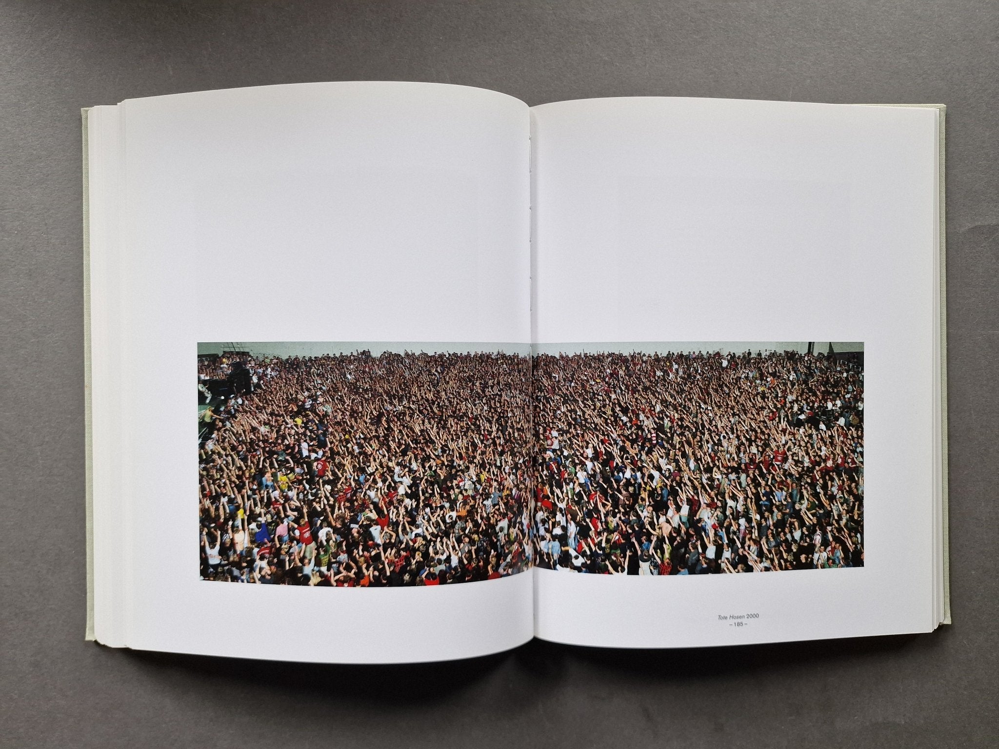 希少❗️【Andreas Gursky 80-08】グルスキー作品集/アート写真集 ANDREAS GURSKY | Works 80-08 - Signed – Saint Page