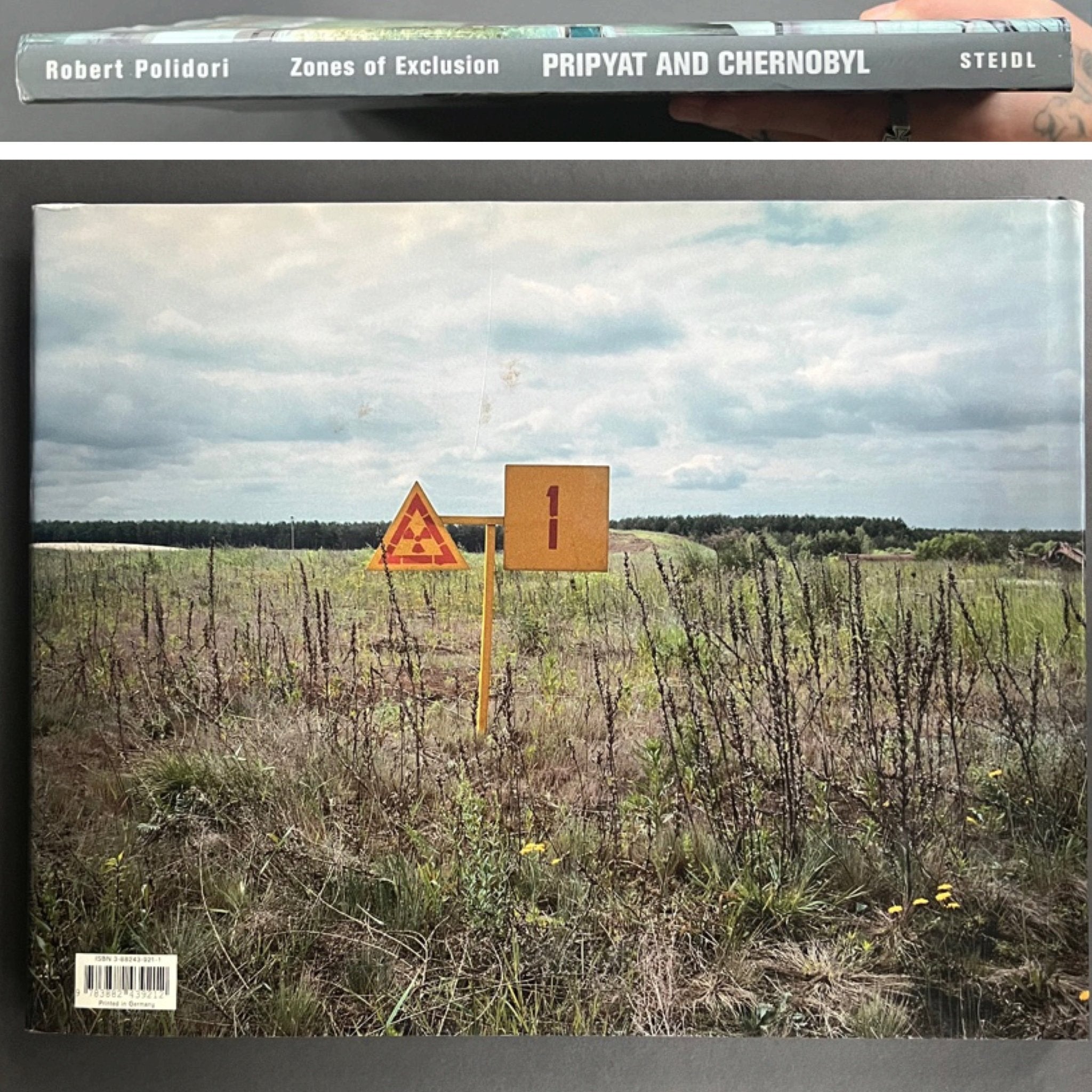 アート・デザイン・音楽 Zones of Exclusion: Pripyat and Chernoby Robert Polidori - Zones of Exclusion: Pripyat and Chernobyl