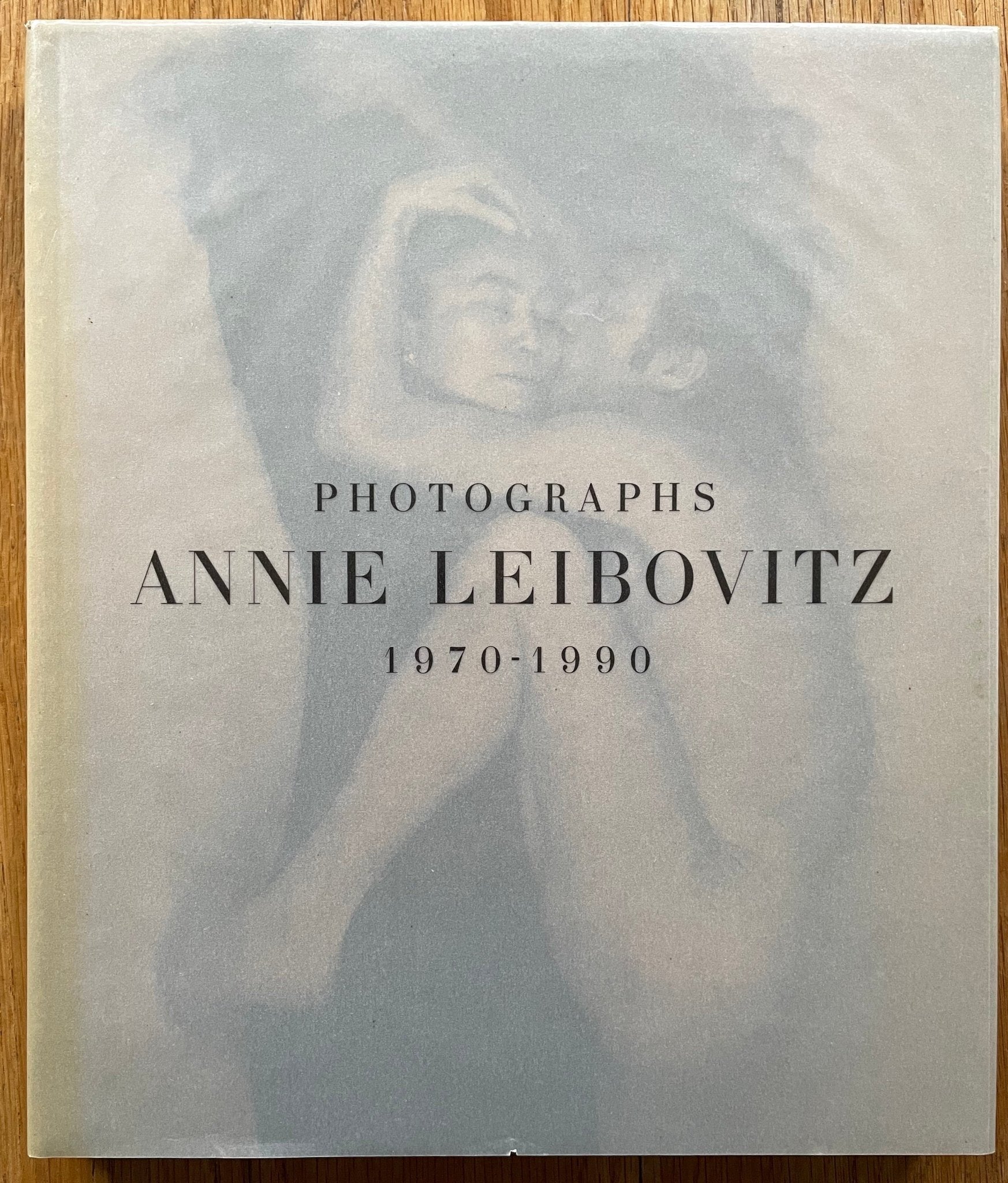 buy Photographs 1970-1990 by Annie Leibowitz online – Setanta Books