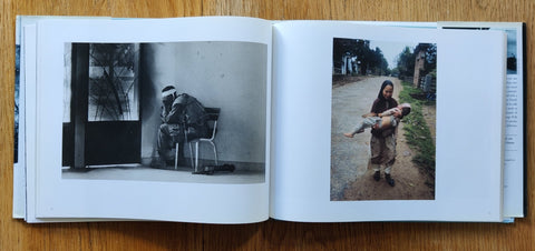 Under Fire: Great Photographers and Writers in Vietnam - Setanta Books